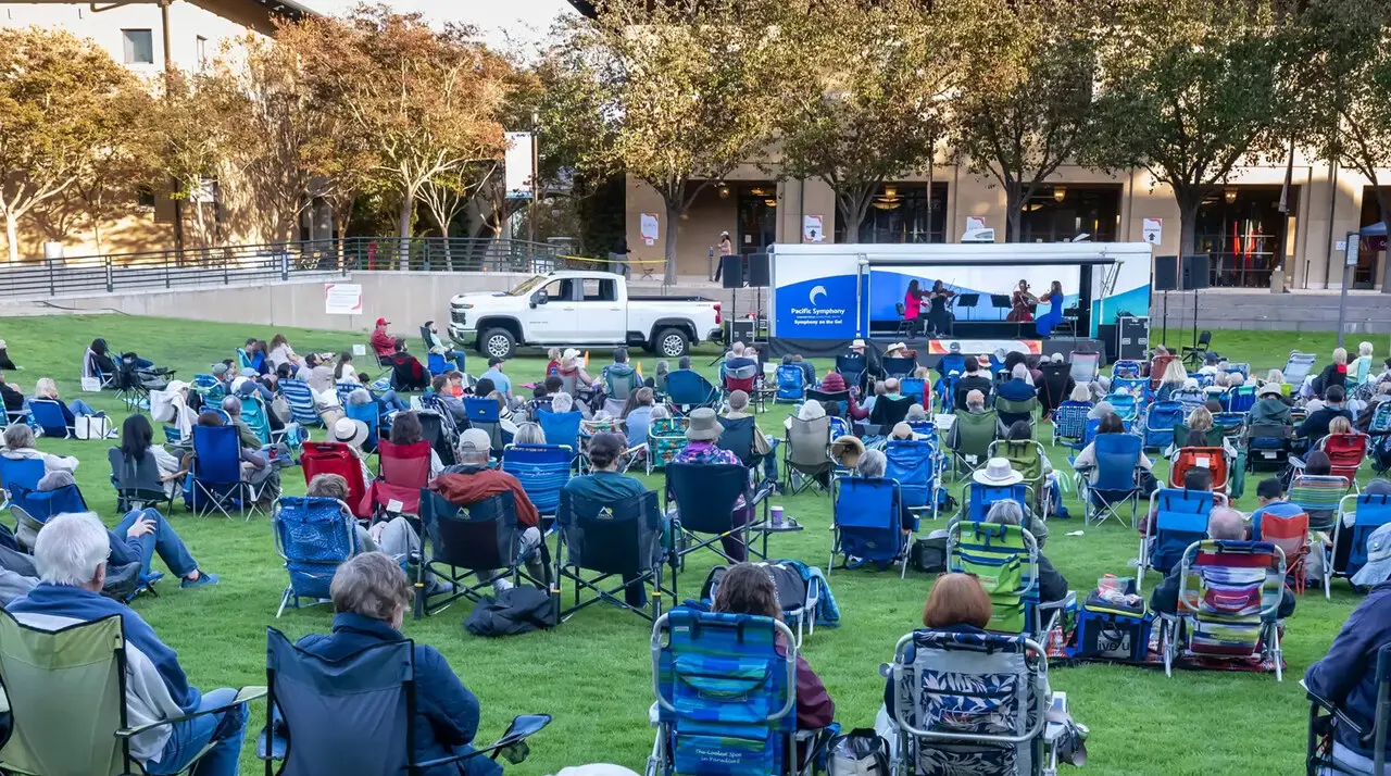 Pacific Symphony musicians performing a free outdoor Symphony on the Go chamber concert