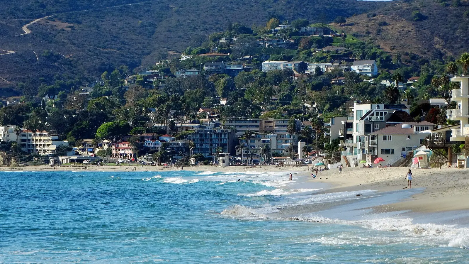 Coastal Laguna Beach brunch patio vibe near Sapphire Laguna on South Coast Highway